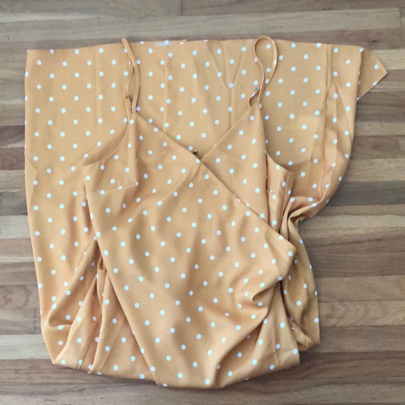 Yellow polka dot dress - Picture 3 of 8